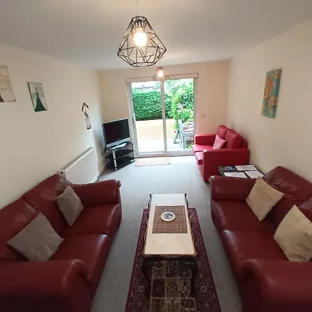 Appartamento Modern With Free Parking And Private Garden
