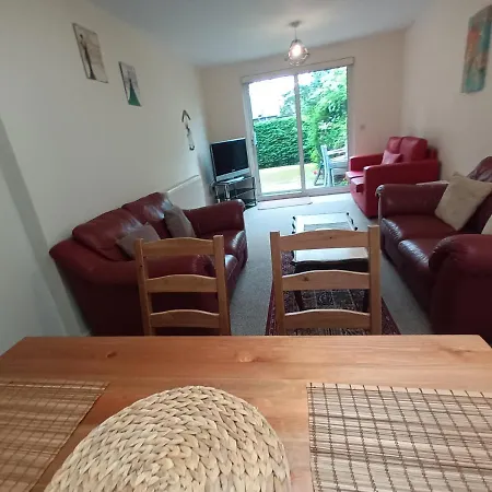 Modern With Free Parking And Private Garden Edimburgo