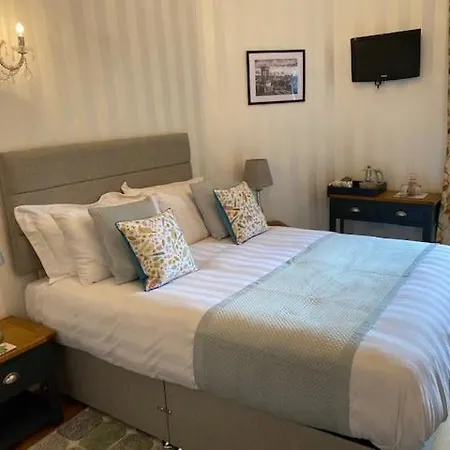 The Hedges 5*