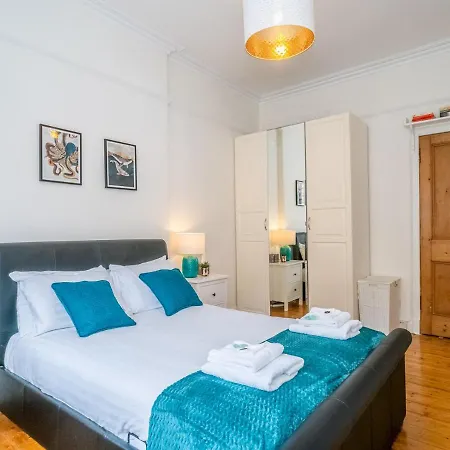 Superb 1 Bed Flat In Traditional Victorian Building - Pass The Keys Edimburgo