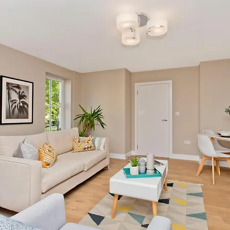 Modern Centre 2 Bedroom 2 Bathroom Apartments, Main Door Ground With Private Parking Lägenhet Edinburg