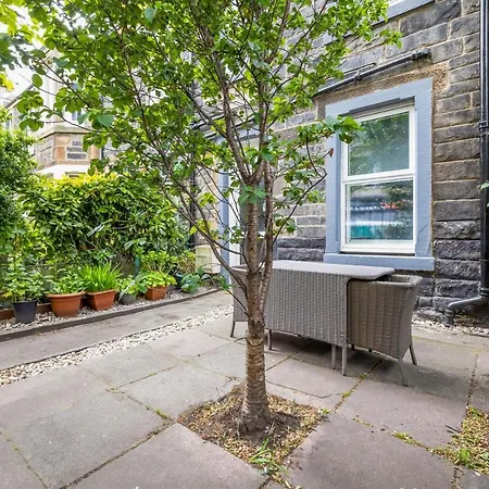 Joivy Charming Near Leith Links With Patio Эдинбург