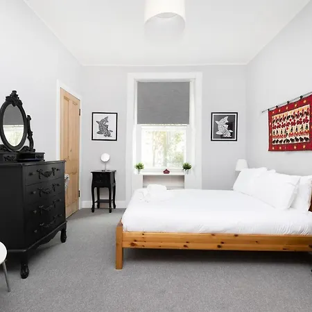 Апартаменты Joivy Charming Near Leith Links With Patio Эдинбург