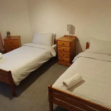 Victorian 3 Bedroom With Free Parking And Private Garden Appartement *