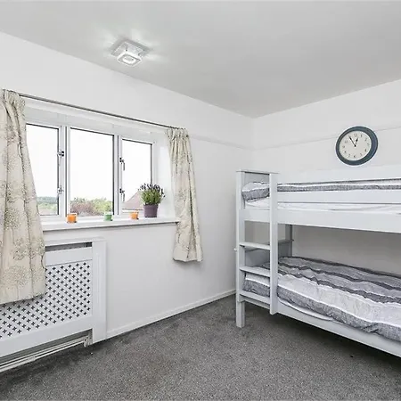 Nyaraló Dreghorn House 5 B-rooms 9 Beds 3 Toilets 2 Showers,1 Bath 2 Receiption Secure Free Parking 233 Wifi *