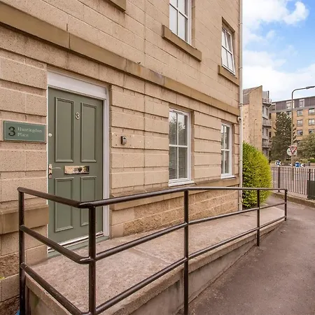 Modern Centre 2 Bedroom 2 Bathroom Apartments, Main Door Ground With Private Parking Lägenhet Edinburg