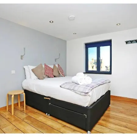 Altido Cosy 2-bed Apt In The Old Town With Mezzanine Edinburgh
