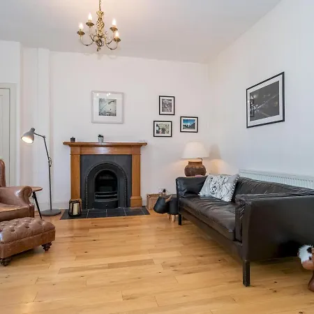 Pass The Keys Spacious 2beds Flat With Amazing Views Near The Meadows Apartment *