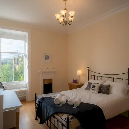 Pass The Keys Spacious 2beds Flat With Amazing Views Near The Meadows