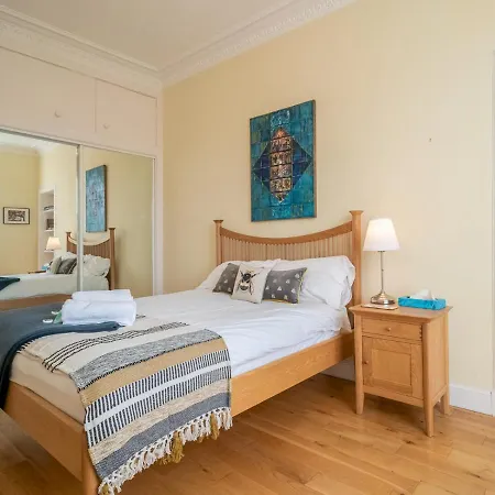 Pass The Keys Spacious 2beds Flat With Amazing Views Near The Meadows Apartment *