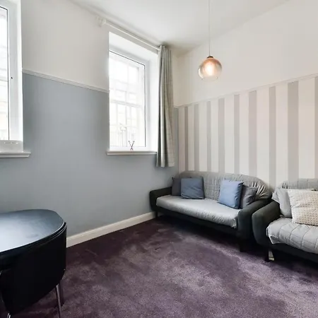 Apartment Guestready - Remarkable 2-Bedroom Apartment In Holyrood Park Edinburgh