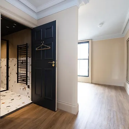 30 Castle Street Deluxe