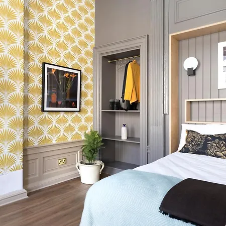 Ξενοδοχείο με διαμερίσματα 30 Castle Street Deluxe 3*