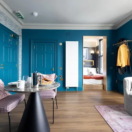Ξενοδοχείο με διαμερίσματα 30 Castle Street Deluxe 3*