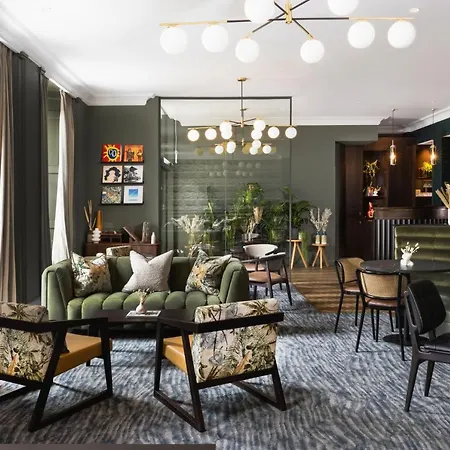 Heeton Concept Queen Street 4*