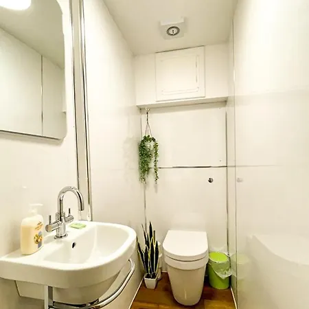 Desirable 2 Bed Near Castle Διαμέρισμα *