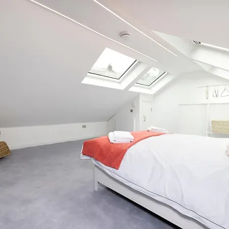 아파트 Modern 3-storey 3-bedroom *