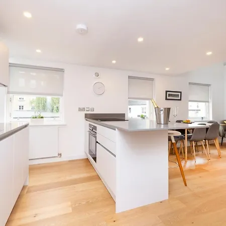 아파트 Modern 3-storey 3-bedroom *