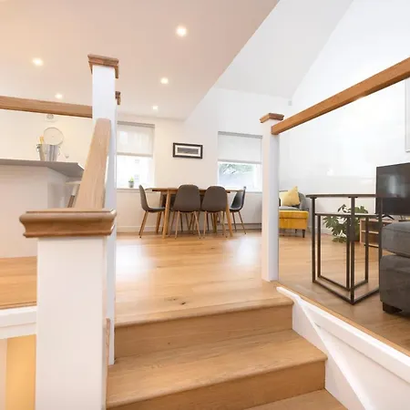 Modern 3-storey 3-bedroom * Edynburg