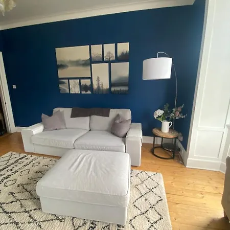 Pass The Keys Homely 2 Bed Flat Near City Centre - Free Parking Appartement Édimbourg