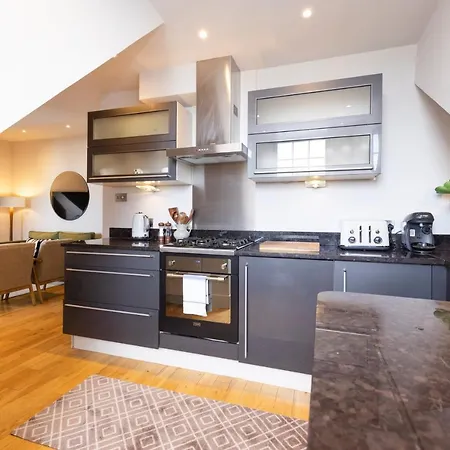 Joivy Luxury Flat Near Castle דירה