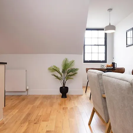 דירה Joivy Luxury Flat Near Castle אדינבורו