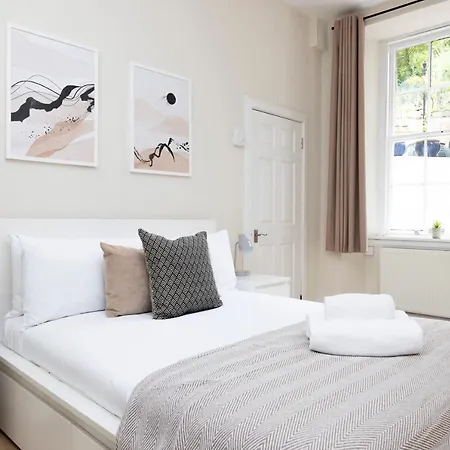 Апартаменты Joivy Chic Near Stockbridge Market Эдинбург