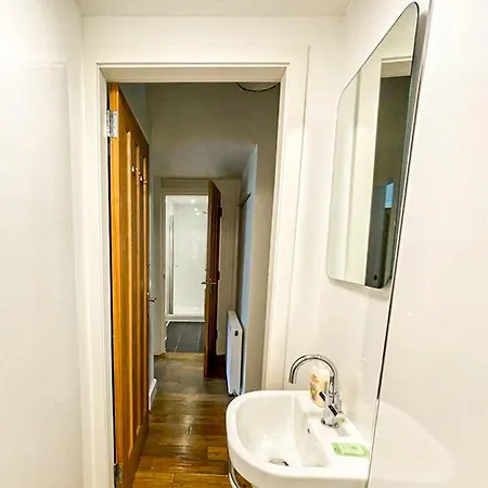 Desirable 2 Bed Near Castle Lägenhet *