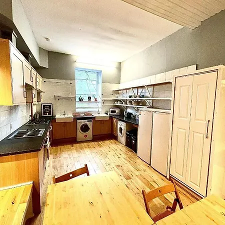 Apartment Central - Large Groups *