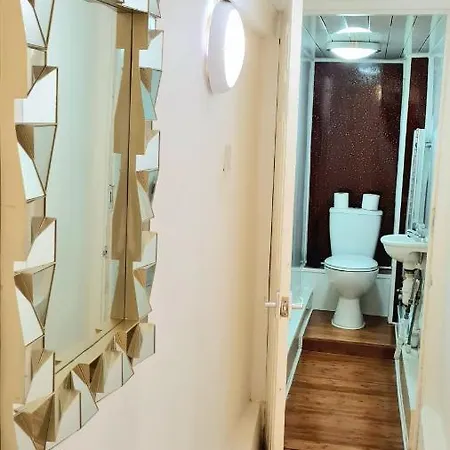 Apartment Luxury Five Bedroom Deluxe Duplex I Centre I Fully Equipped I Fountainpark Edinburgh