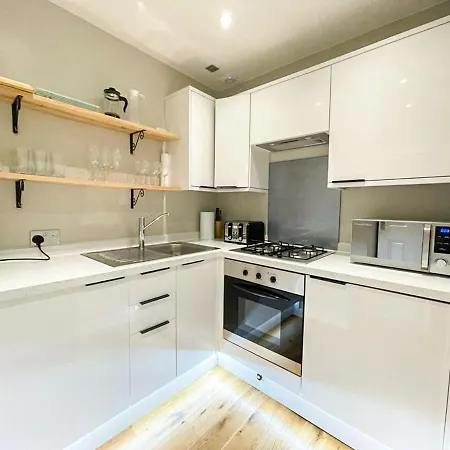 شقة Charming 3 Bed In Old Town