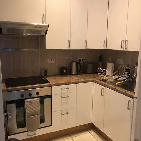 Stylish 1 Bedroom Near Leith דירה *