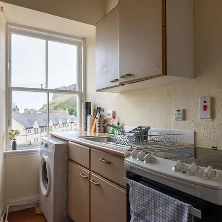 Cosy 2 Bedroom In Old Town