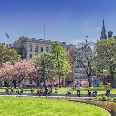 St Quarter 2 Bed Appartement *