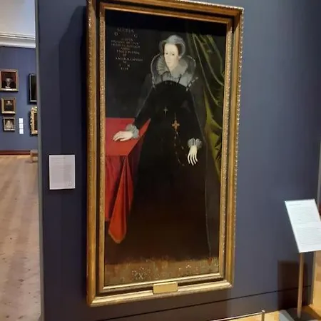 St Quarter 2 Bed * Edinburgh