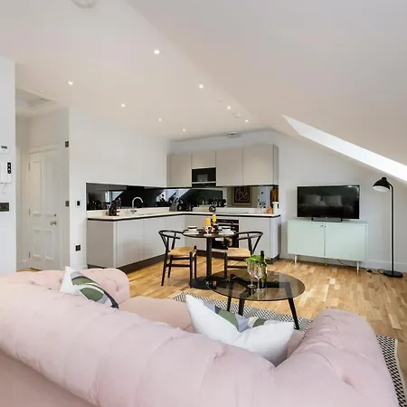 Dragon Luxury Serviced At Alva Street *