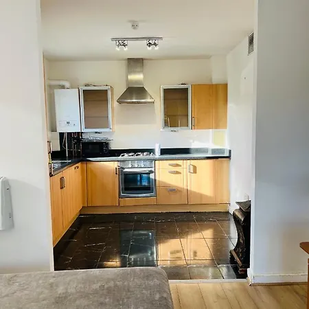 公寓 Fabulous 1bed 1bath Ground Floor Shared ,only Double *