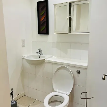 Fabulous 1bed 1bath Ground Floor Shared ,only Double * 爱丁堡