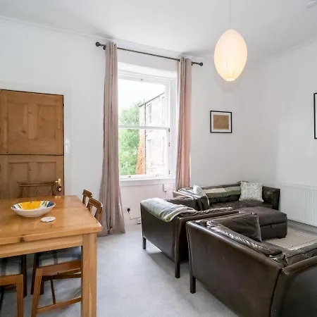 Pass The Keys Renovated 2bed Flat In Quiet Area Near The Meadows エディンバラ