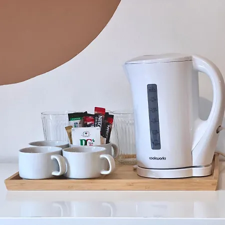 Roost Hill - Free Parking Zone 3*