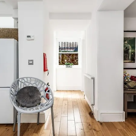 Hébergement de vacances Cozy With Character Large 2 Bedroom Main Door With Garden Édimbourg