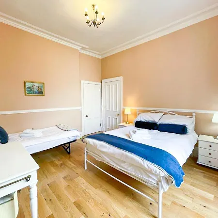 Remarkable 5br Townhouse With Garden, Sleeps 12 * Édimbourg