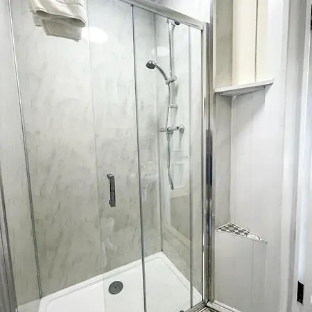 Remarkable 5br Townhouse With Garden, Sleeps 12 Apartment Edinburgh