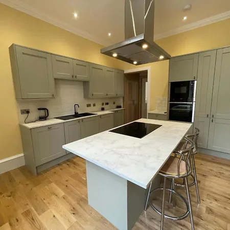 Remarkable 5br Townhouse With Garden, Sleeps 12 * Edinburgh