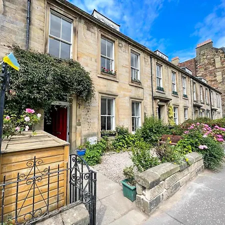 Remarkable 5br Townhouse With Garden, Sleeps 12 Appartement