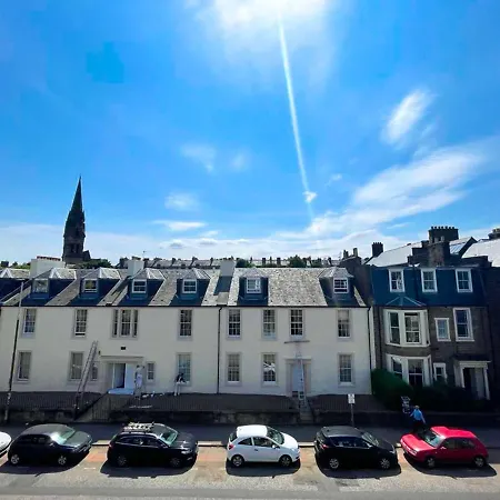 Remarkable 5br Townhouse With Garden, Sleeps 12 Apartment *