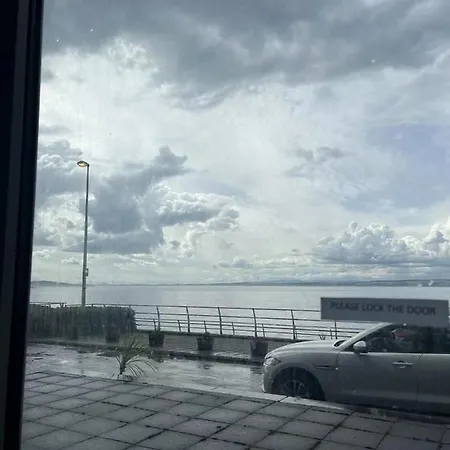 Stunning Waterfront Western Harbour * אדינבורו