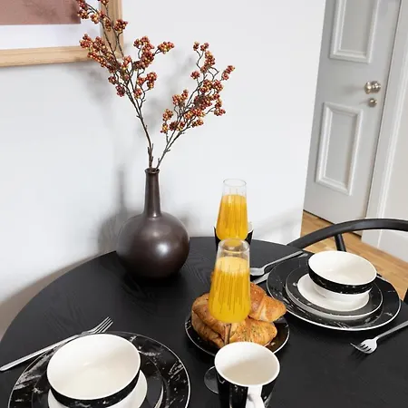 Dragon Luxury Serviced At Alva Street *