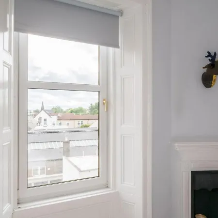 Pass The Keys Renovated And Spacious 2beds Flat In Quiet Area