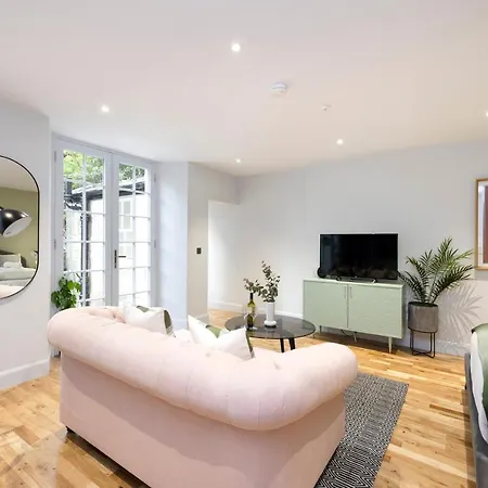 Dragon Luxury Serviced At Alva Street Διαμέρισμα *